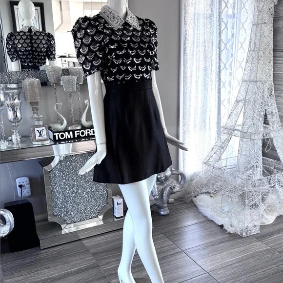 New 🖤 Chic Black and White Mini Dress with Lace Collar - Picture 5 of 17